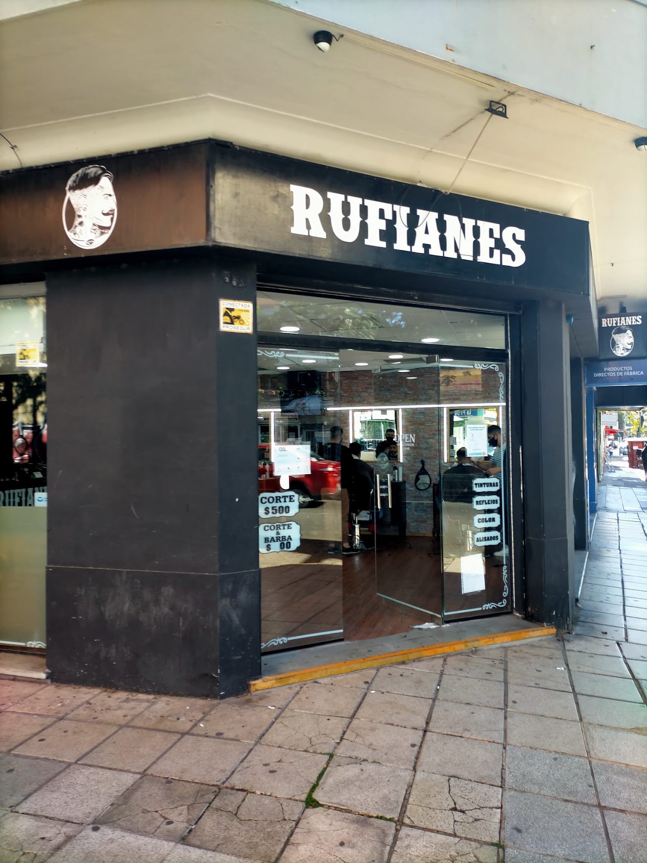 Rufianes Barbería Florida, fachada